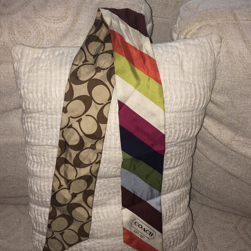 Coach legacy reversible bag scarf